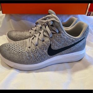Nike lunar epic flyknit size 8! Worn once!